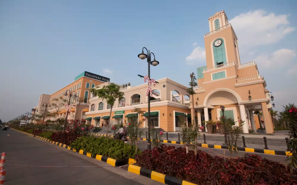 The Richmond Park by Vardhhman Kachna, Raipur